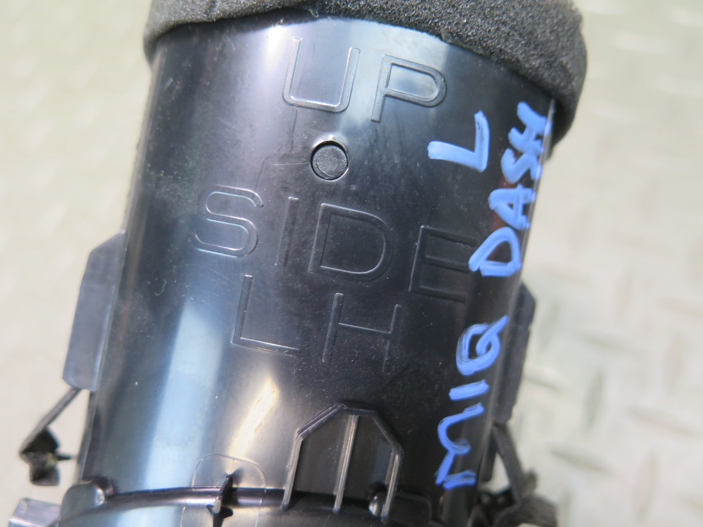 2014-2020 Infiniti QX60 Dash Front Left & Right A/C Air Vent Set of 2