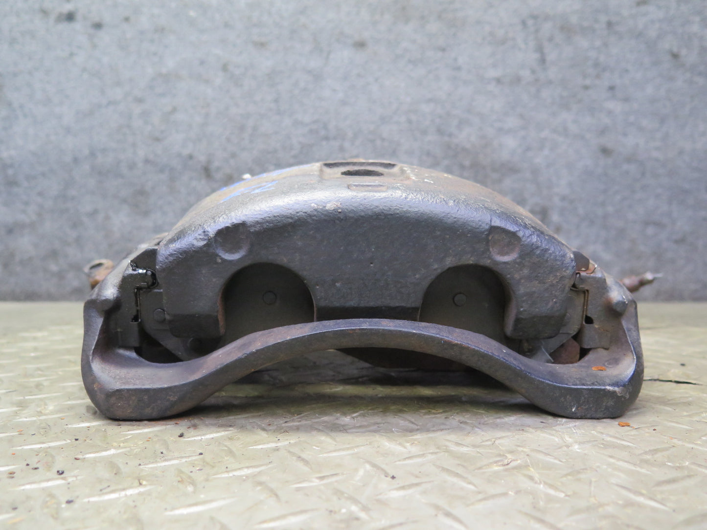 2003-2009 Hummer H2 AWD Front Left & Right Brake Caliper Set of 2