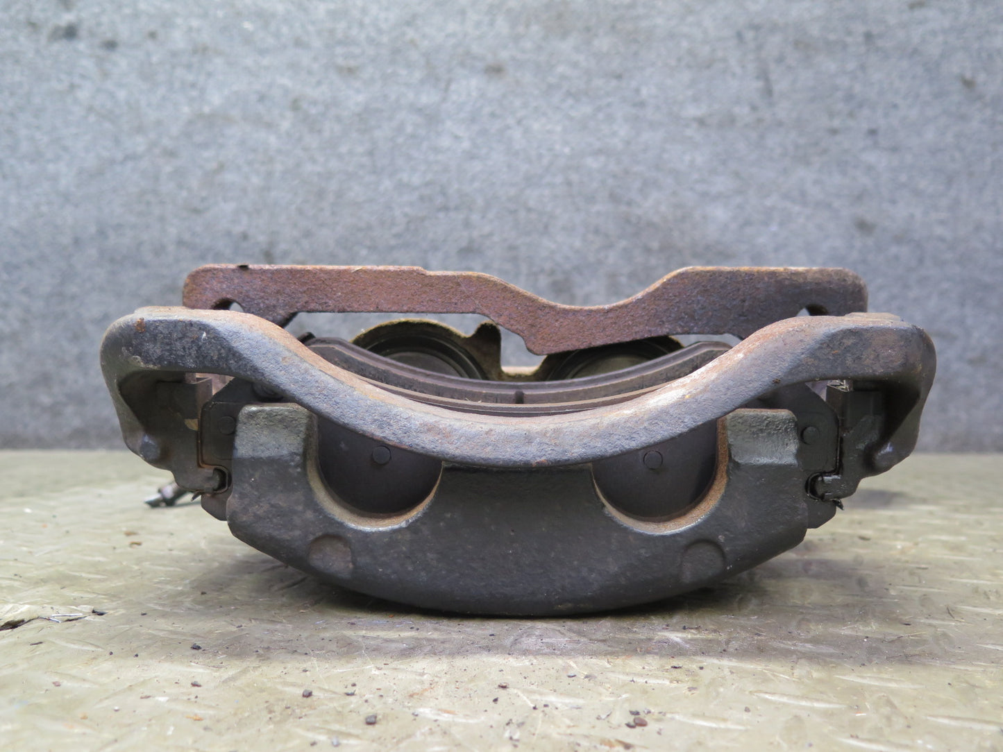 2003-2009 Hummer H2 AWD Front Left & Right Brake Caliper Set of 2