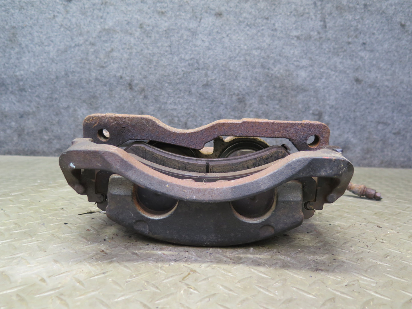 2003-2009 Hummer H2 AWD Front Left & Right Brake Caliper Set of 2