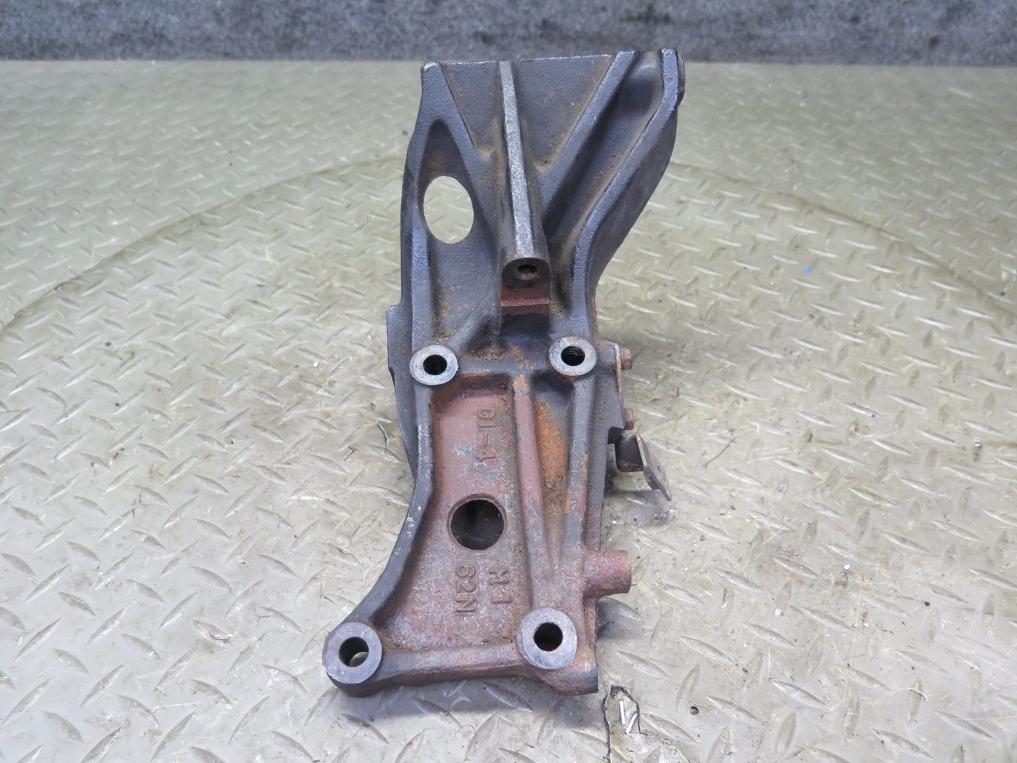 84-89 Nissan Z31 300ZX VG30ET Turbo A/C Compressor Mount Bracket Support OEM