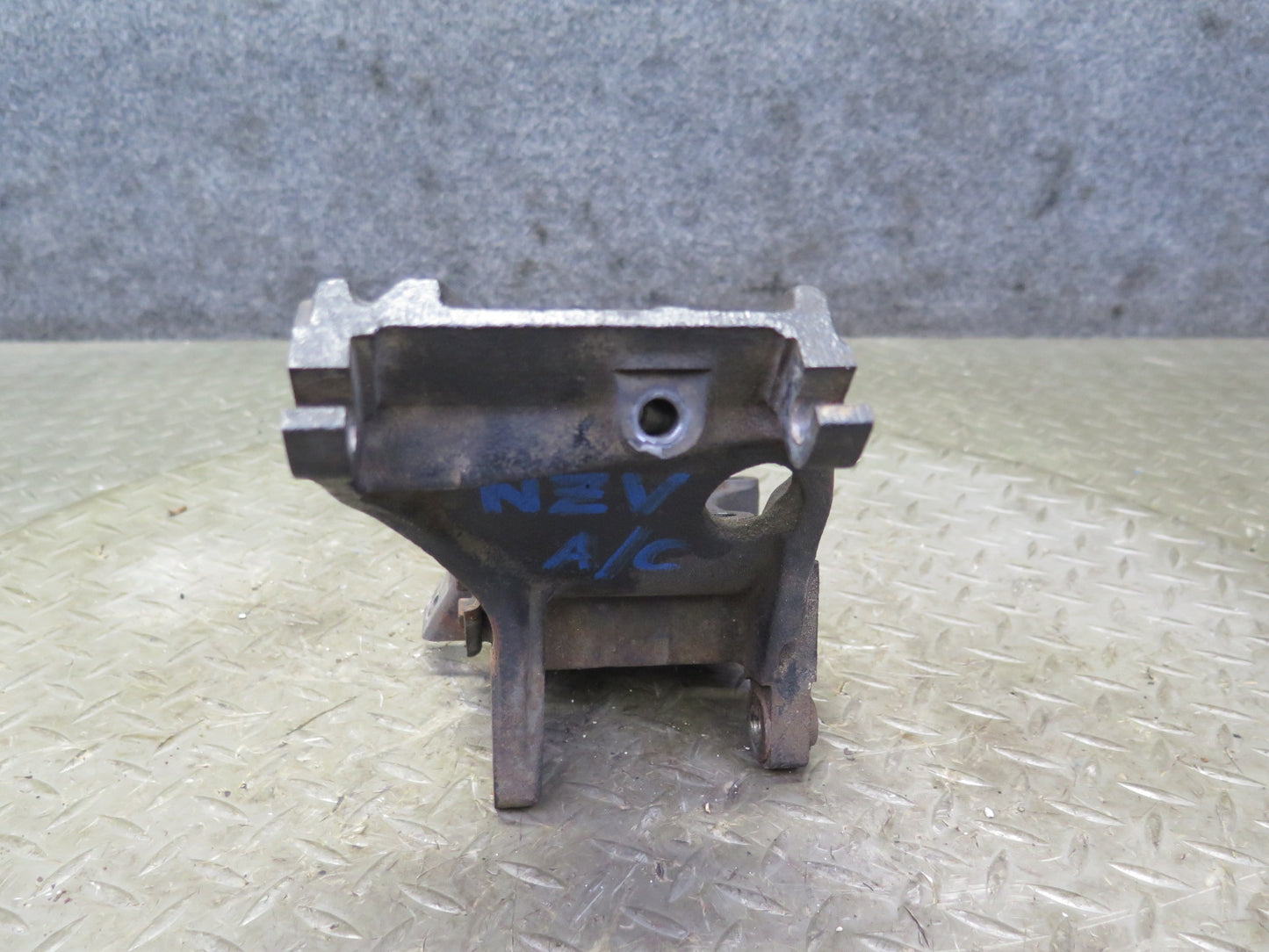 84-89 Nissan Z31 300ZX VG30ET Turbo A/C Compressor Mount Bracket Support OEM