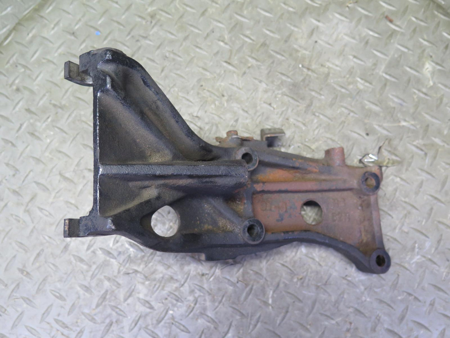 84-89 Nissan Z31 300ZX VG30ET Turbo A/C Compressor Mount Bracket Support OEM