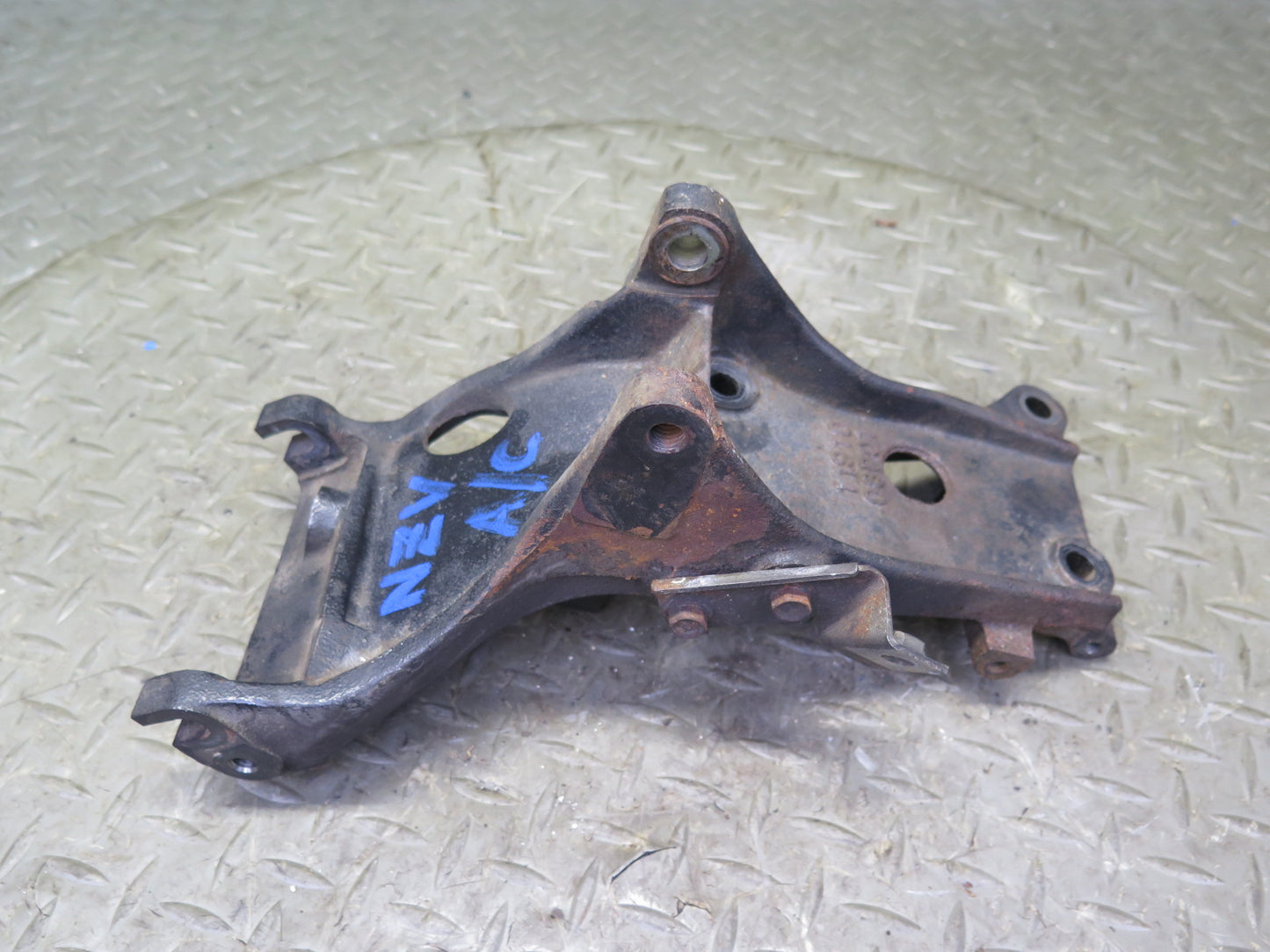 84-89 Nissan Z31 300ZX VG30ET Turbo A/C Compressor Mount Bracket Support OEM