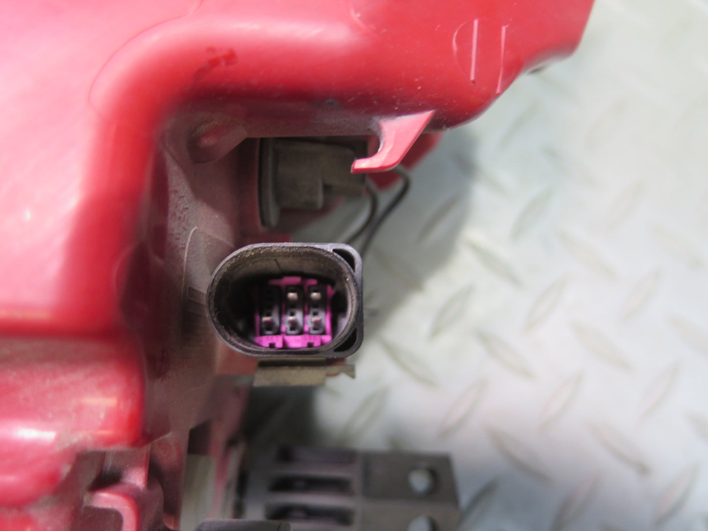 13-16 Audi A4 S4 B8 Rear Left Driver Side Outer Tail Light Lamp 8K5945095AD OEM