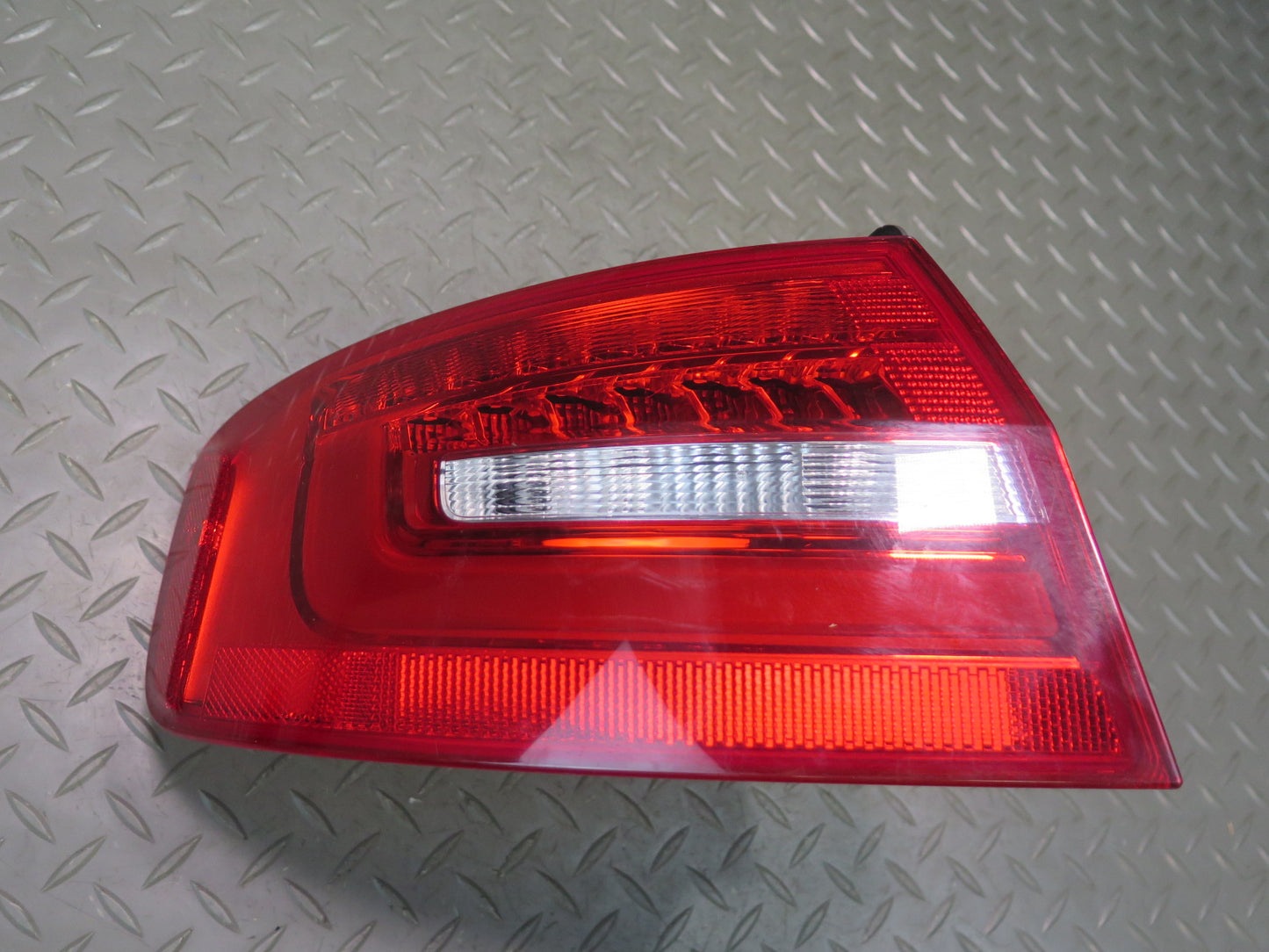 13-16 Audi A4 S4 B8 Rear Left Driver Side Outer Tail Light Lamp 8K5945095AD OEM