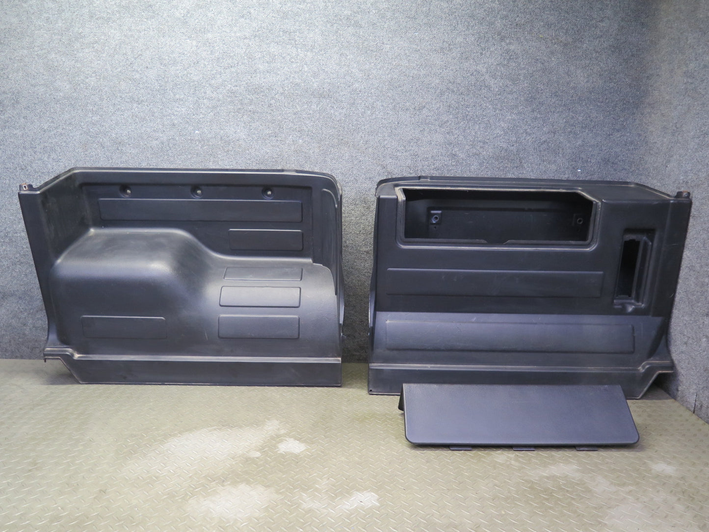 2005-2009 Hummer H2 SUT Rear Left & Right BED Box Quarter Trim Panel Set of 2