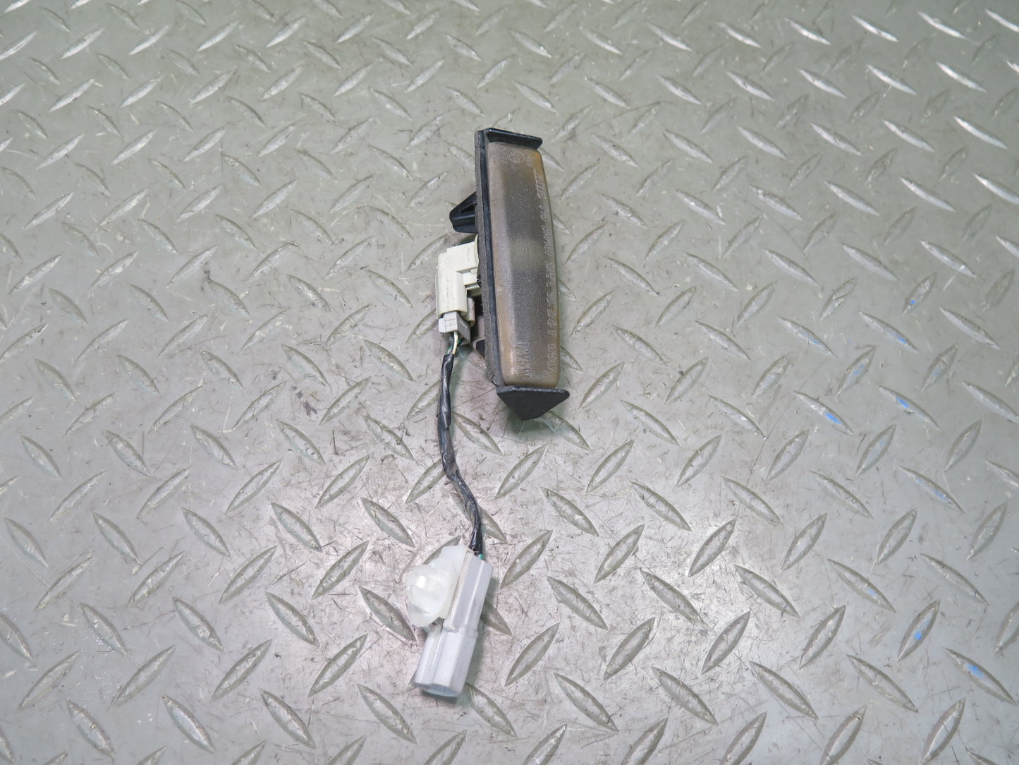 01-05 Lexus IS300 JCE10L Sedan Rear Left & Right License Plate Light Set OEM