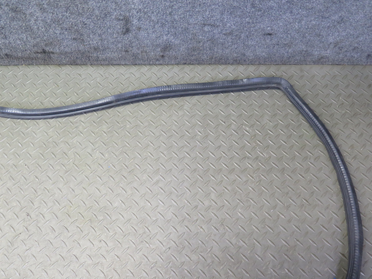 92-00 Lexus JZZ31L SC400 SC300 Front Left Door Weatherstrip Rubber Seal OEM