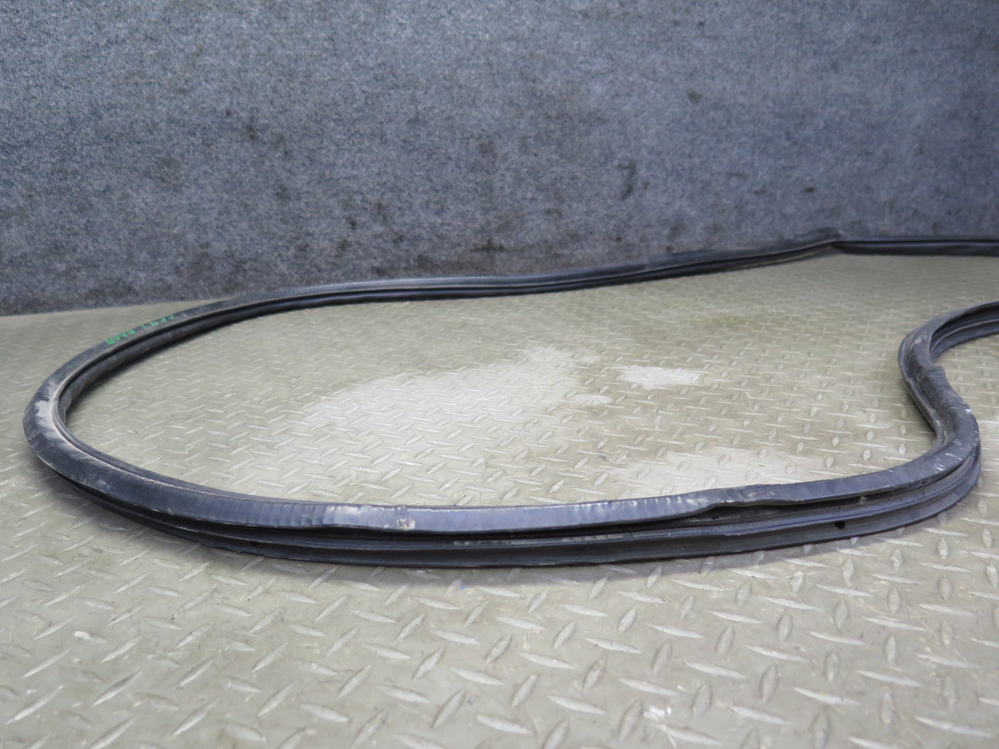 92-00 Lexus JZZ31L SC400 SC300 Front Left Door Weatherstrip Rubber Seal OEM