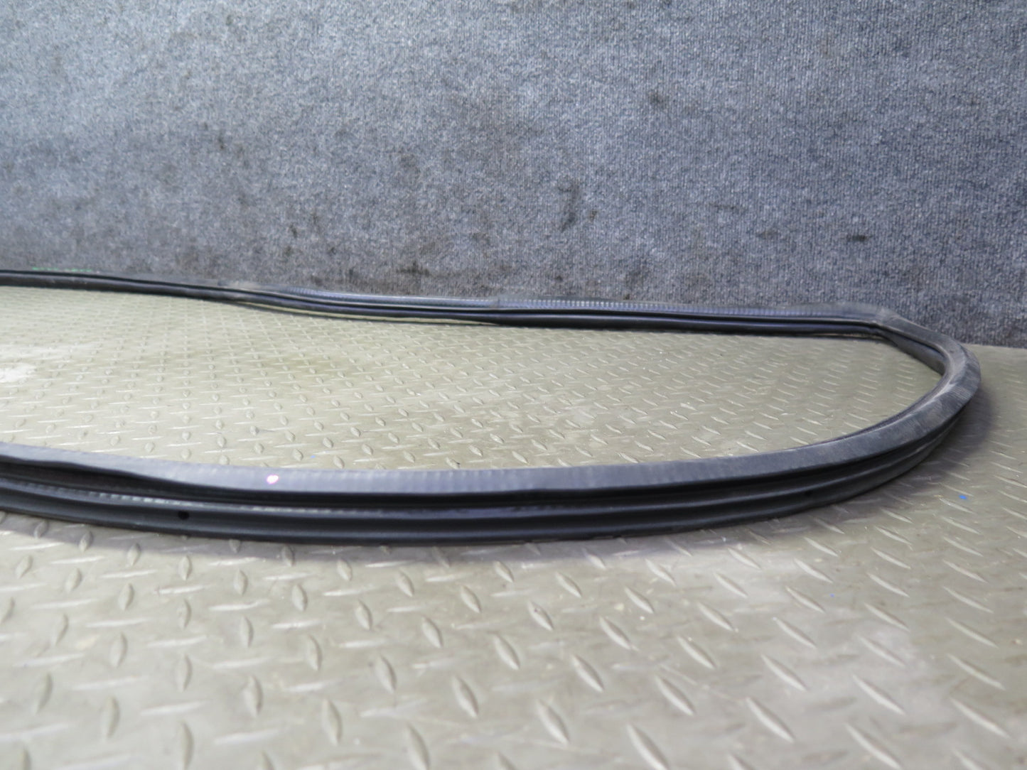 92-00 Lexus JZZ31L SC400 SC300 Front Left Door Weatherstrip Rubber Seal OEM