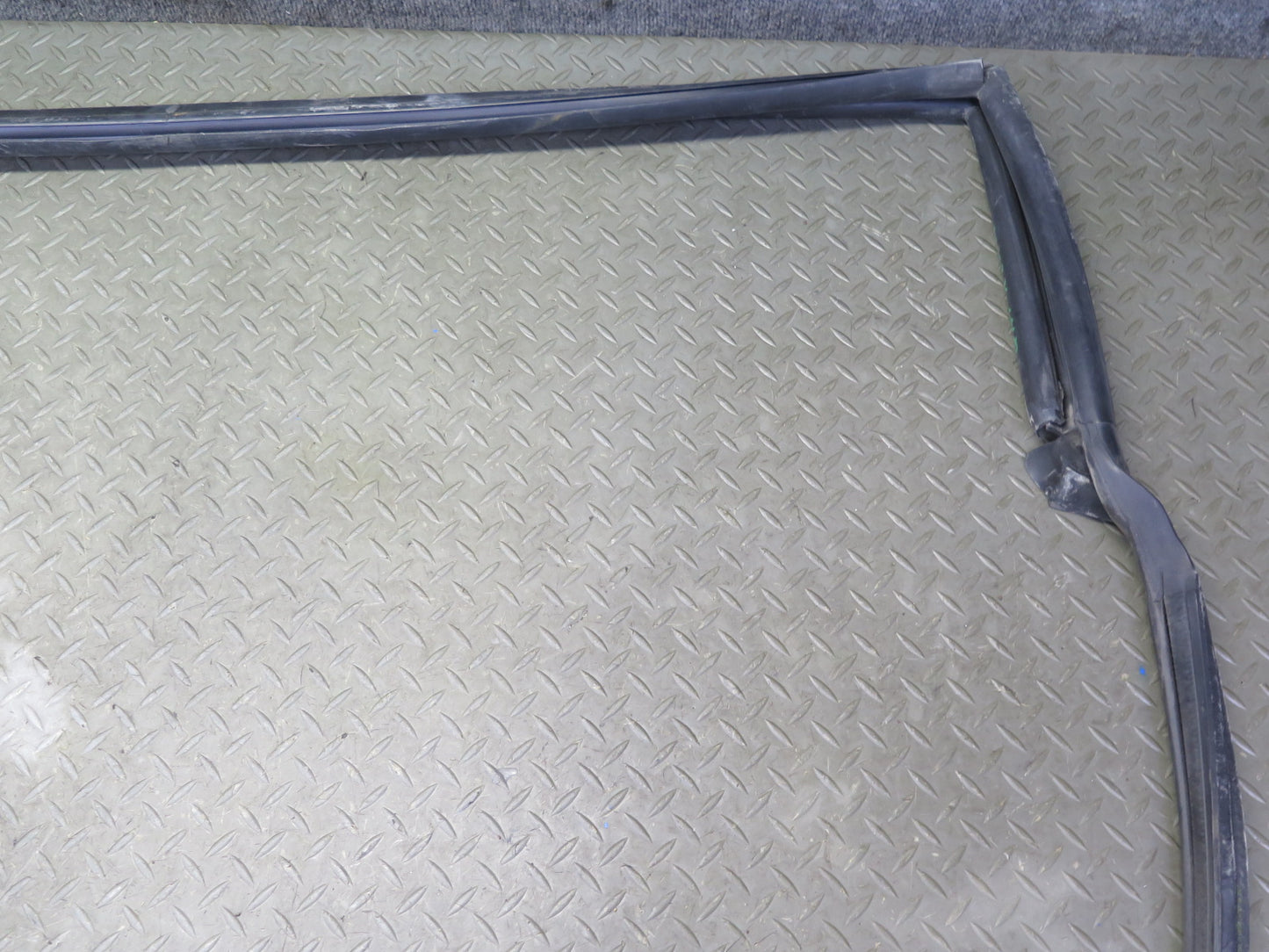 2005-2009 Hummer H2 SUT Rear Cabin Trunk Weatherstrip  Rubber Seal Set