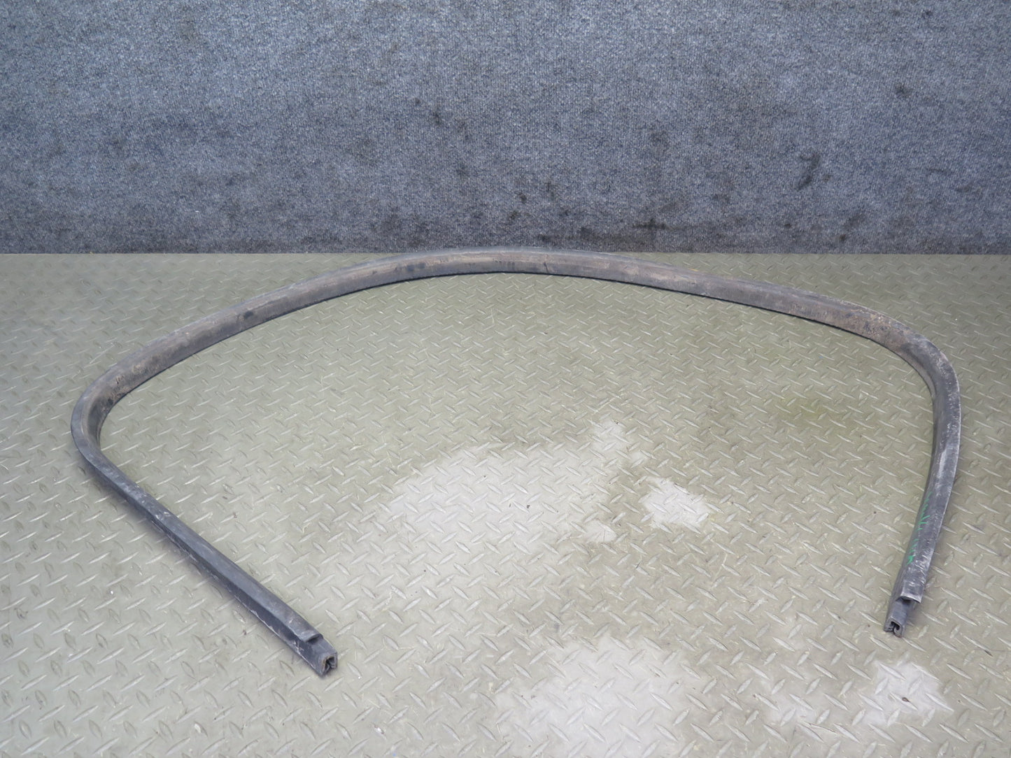 2005-2009 Hummer H2 SUT Rear Cabin Trunk Weatherstrip  Rubber Seal Set