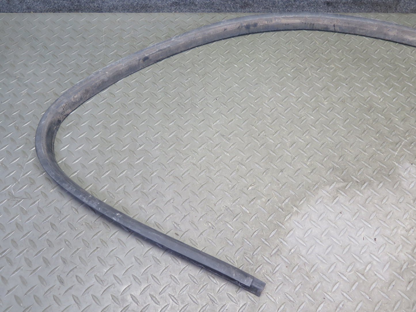 2005-2009 Hummer H2 SUT Rear Cabin Trunk Weatherstrip  Rubber Seal Set
