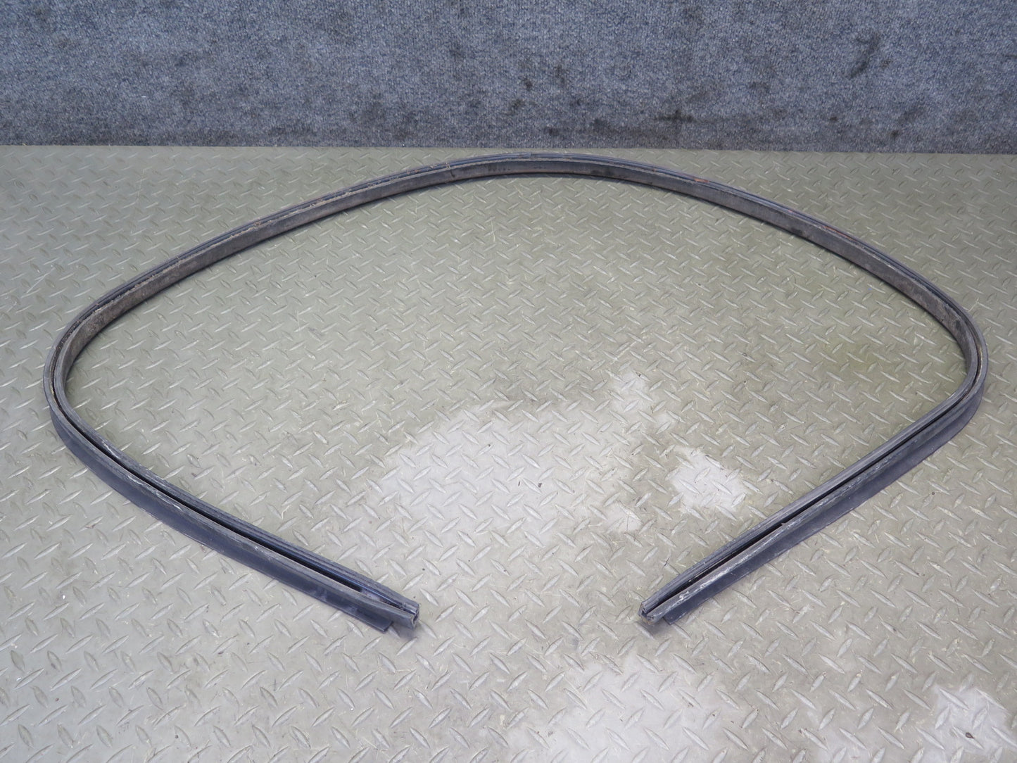 2005-2009 Hummer H2 SUT Rear Cabin Trunk Weatherstrip  Rubber Seal Set