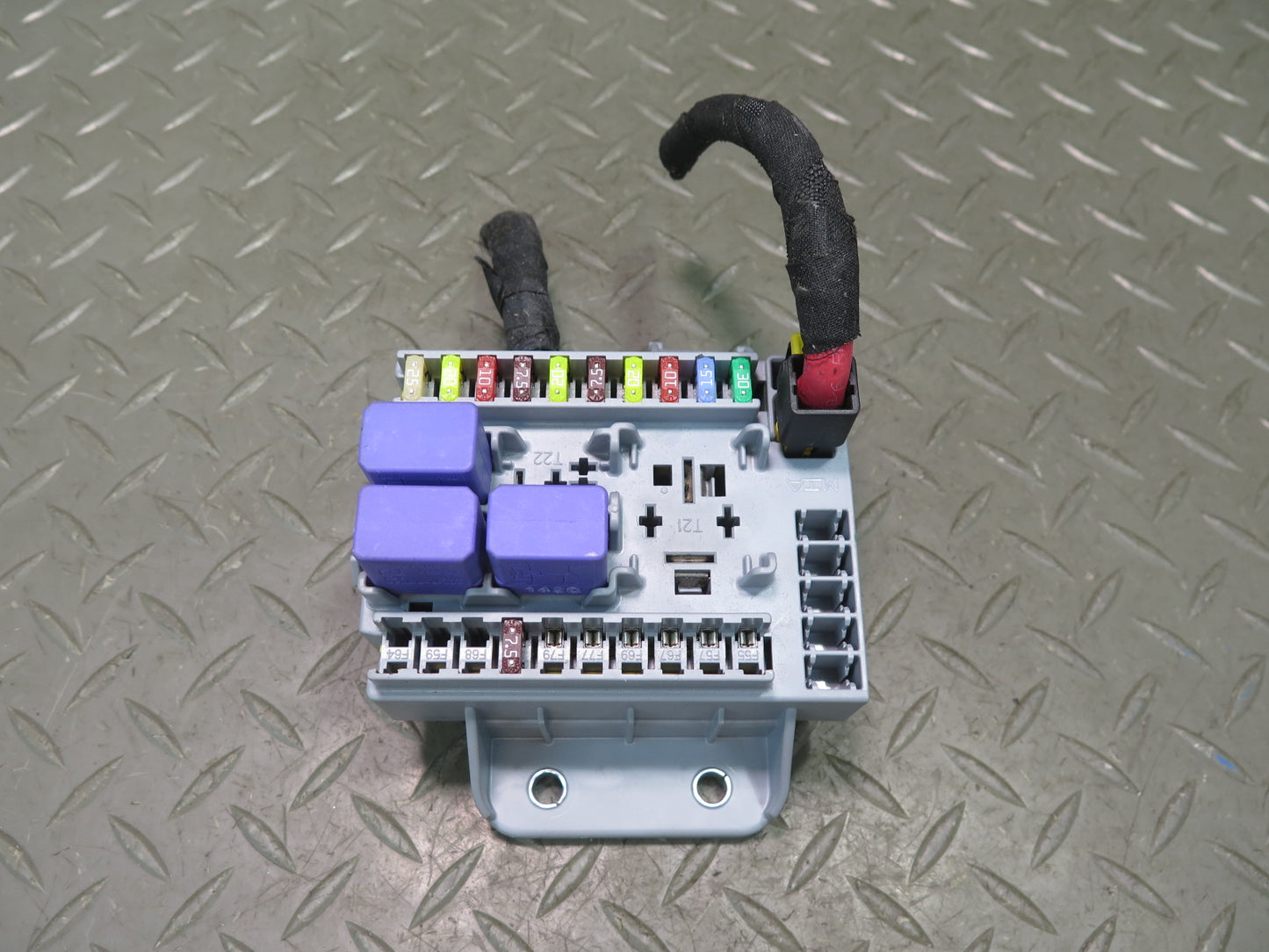 2009-2012 Maserati Granturismo M145 4.7L SAM Fuse Relay Box Module 60681003