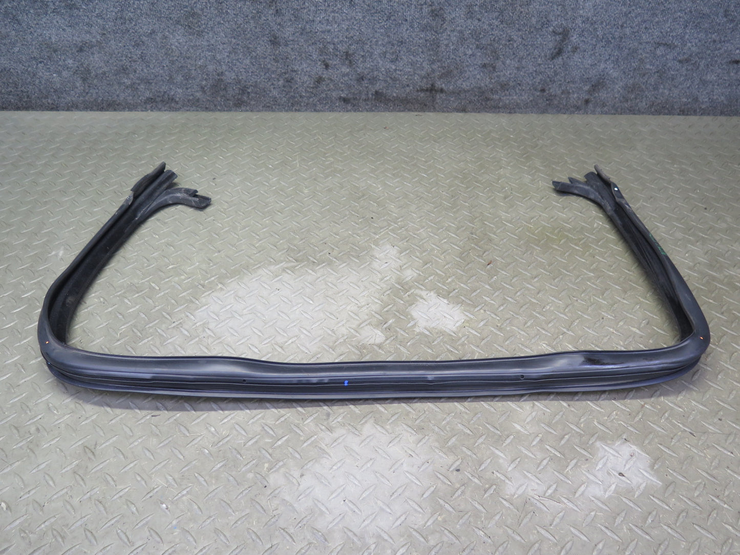 2003-2009 Hummer H2 Front Right Window Outer Inner Weatherstrip Rubber Seal Set