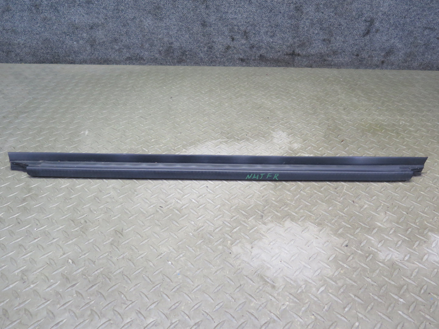 2003-2009 Hummer H2 Front Right Window Outer Inner Weatherstrip Rubber Seal Set