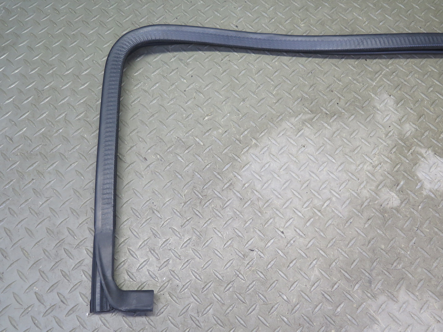 2003-2009 Hummer H2 Rear Right Window Outer Inner Weatherstrip Rubber Seal Set
