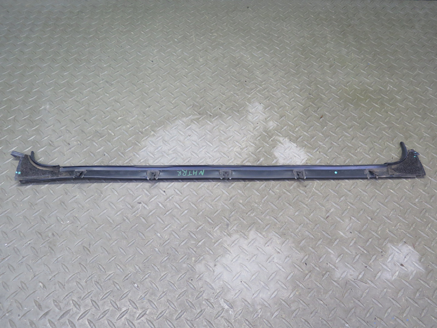 2003-2009 Hummer H2 Rear Right Window Outer Inner Weatherstrip Rubber Seal Set