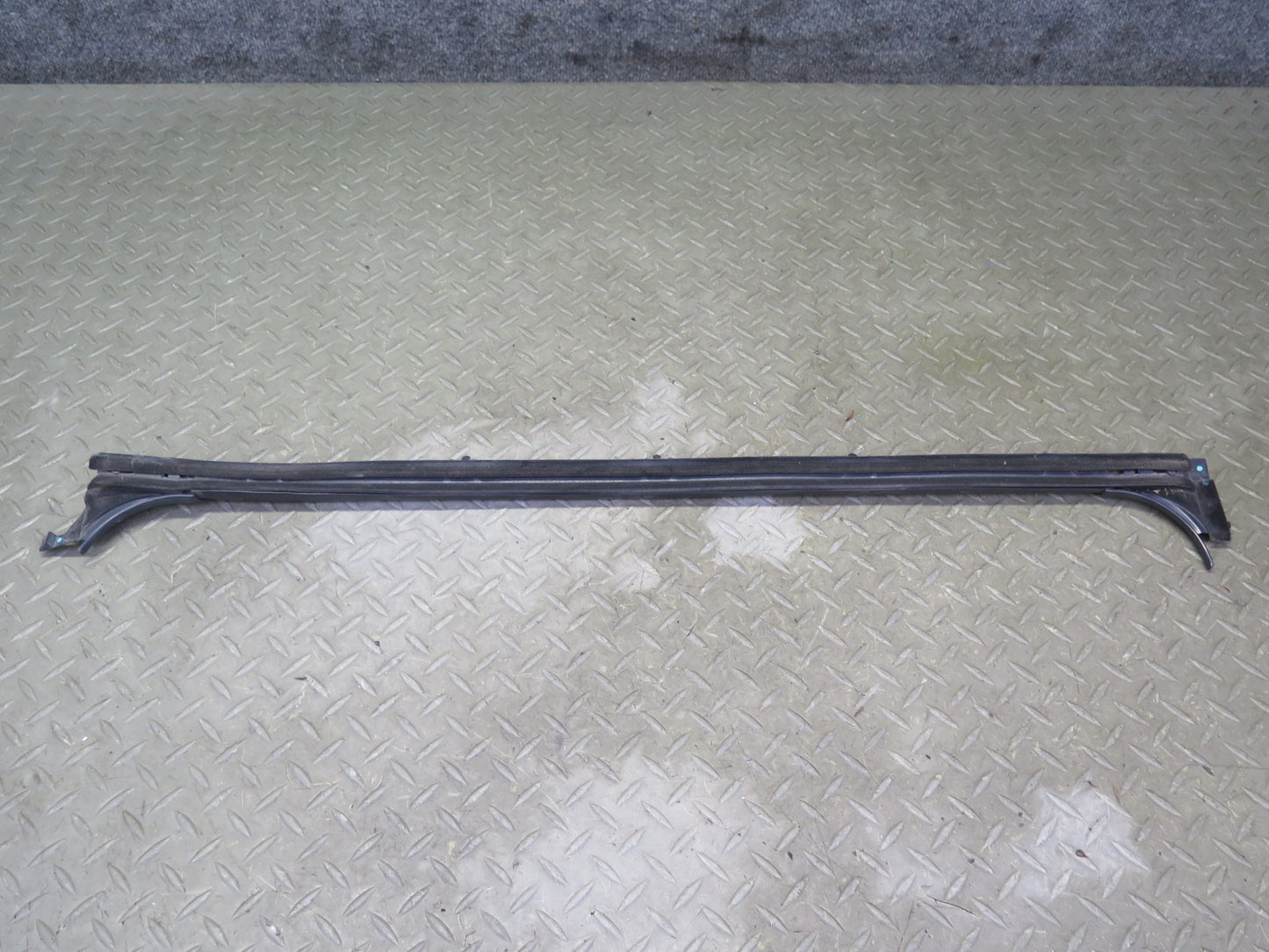 2003-2009 Hummer H2 Rear Right Window Outer Inner Weatherstrip Rubber Seal Set