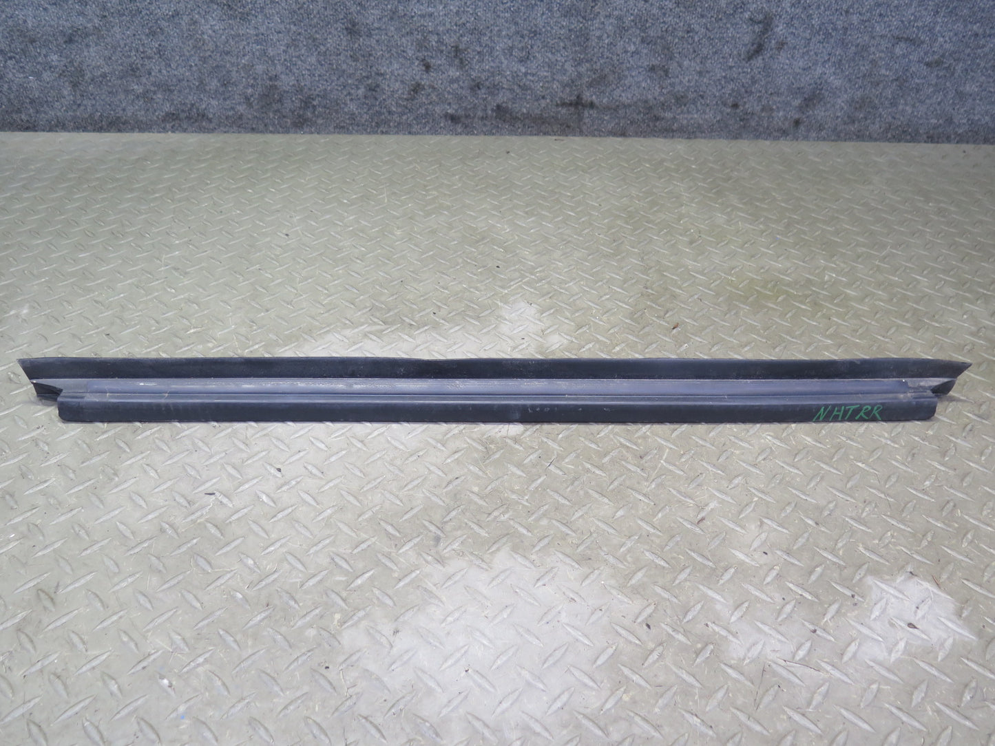 2003-2009 Hummer H2 Rear Right Window Outer Inner Weatherstrip Rubber Seal Set