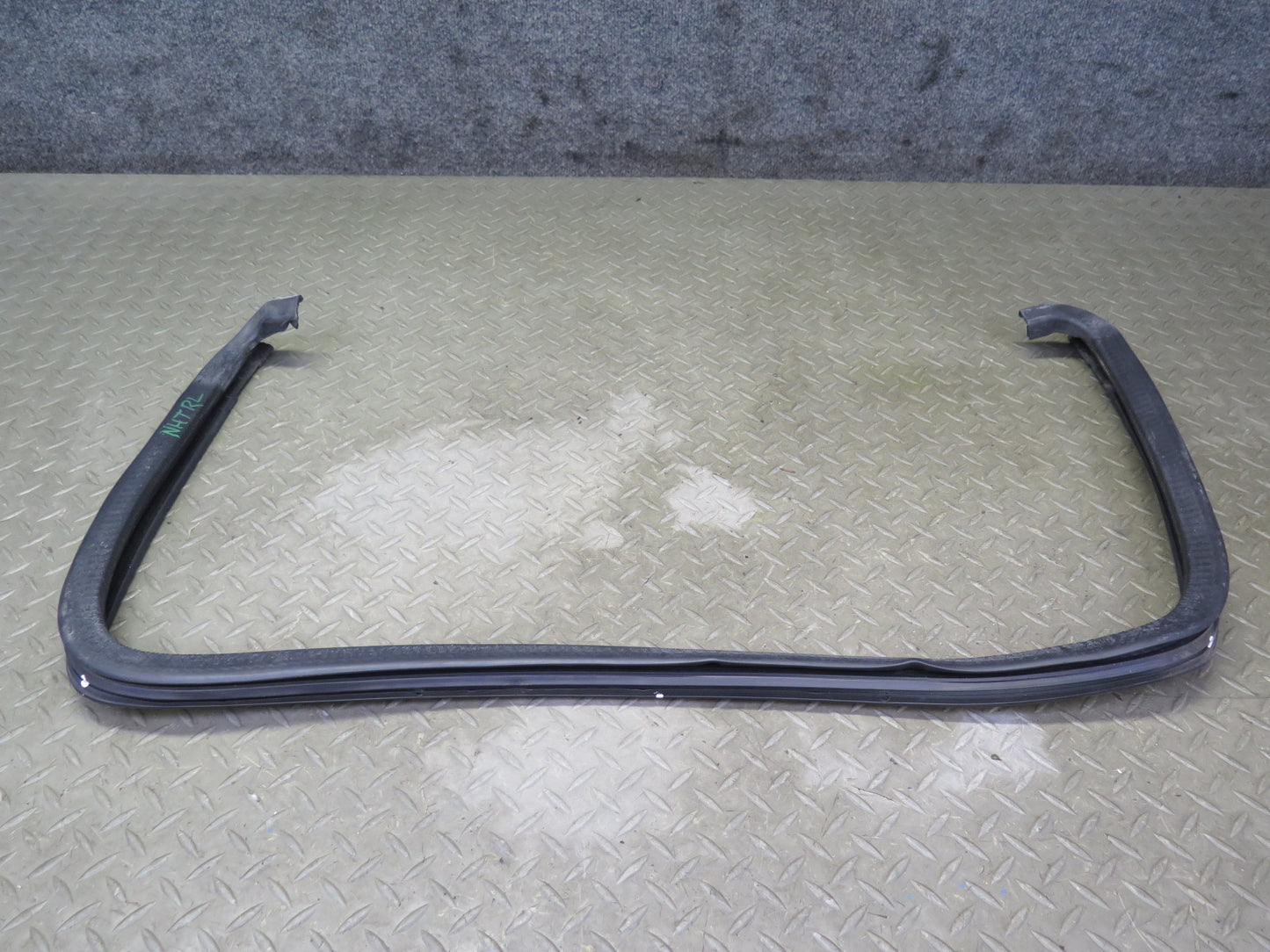 2003-2009 Hummer H2 Rear Left Window Outer Inner Weatherstrip Rubber Seal Set