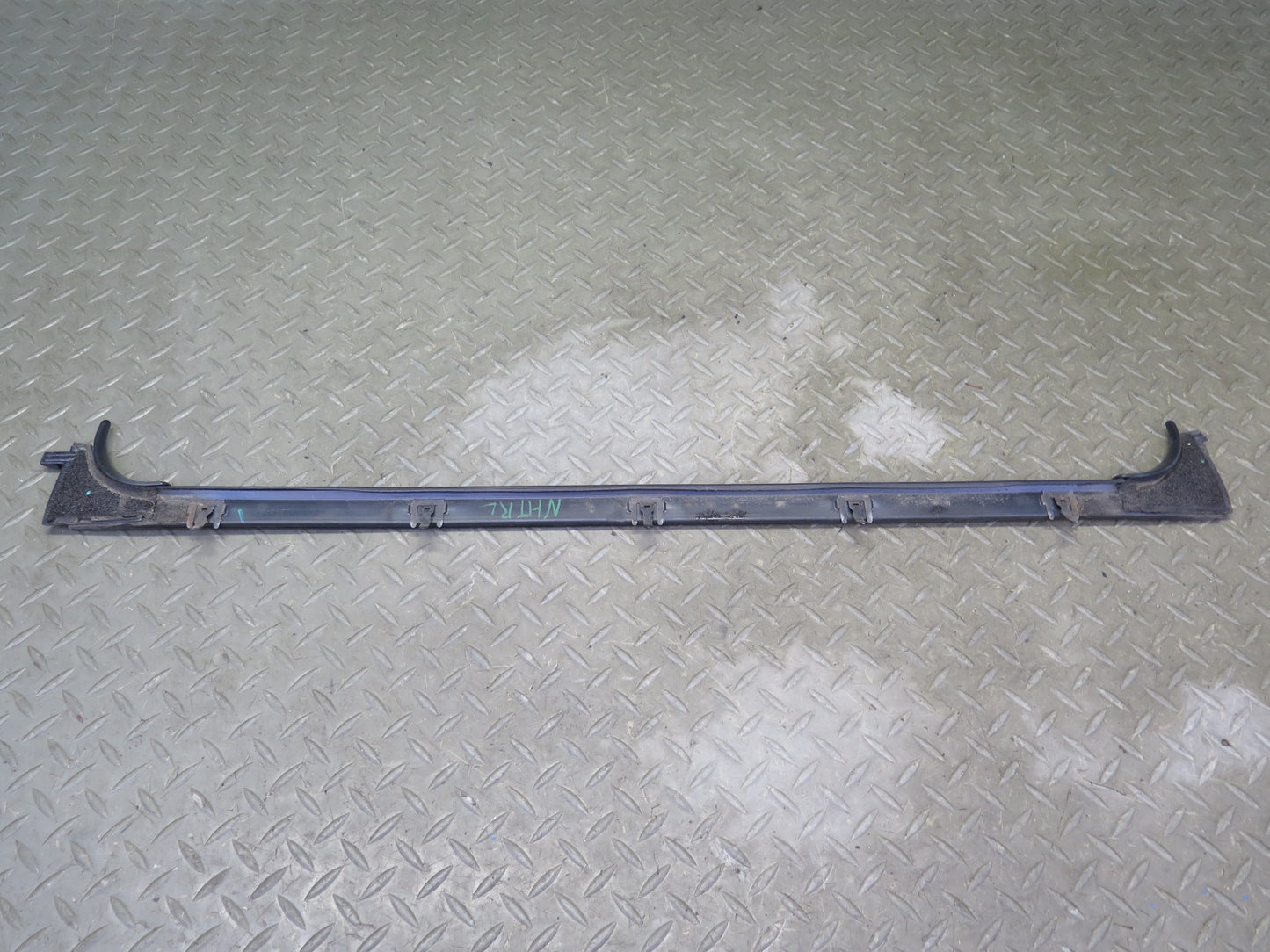 2003-2009 Hummer H2 Rear Left Window Outer Inner Weatherstrip Rubber Seal Set