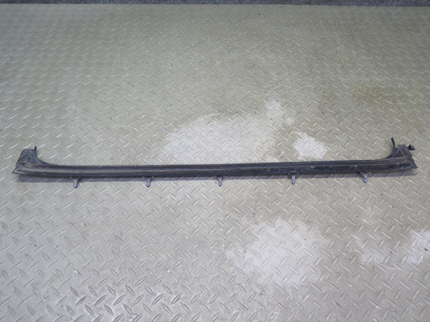 2003-2009 Hummer H2 Rear Left Window Outer Inner Weatherstrip Rubber Seal Set