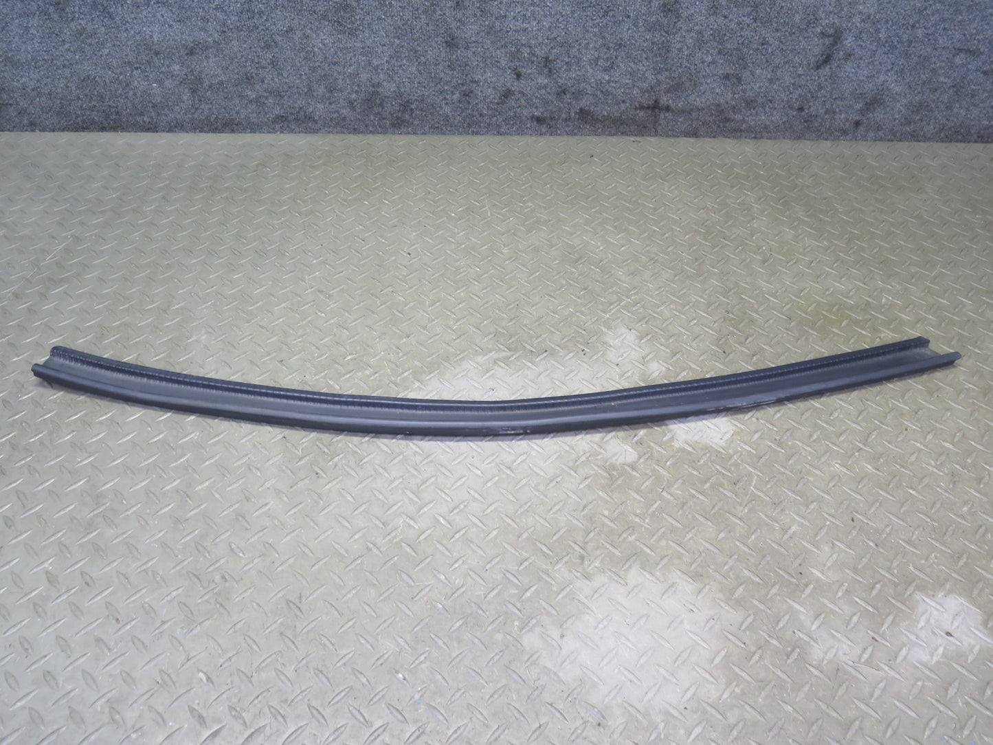 2003-2009 Hummer H2 Rear Left Window Outer Inner Weatherstrip Rubber Seal Set