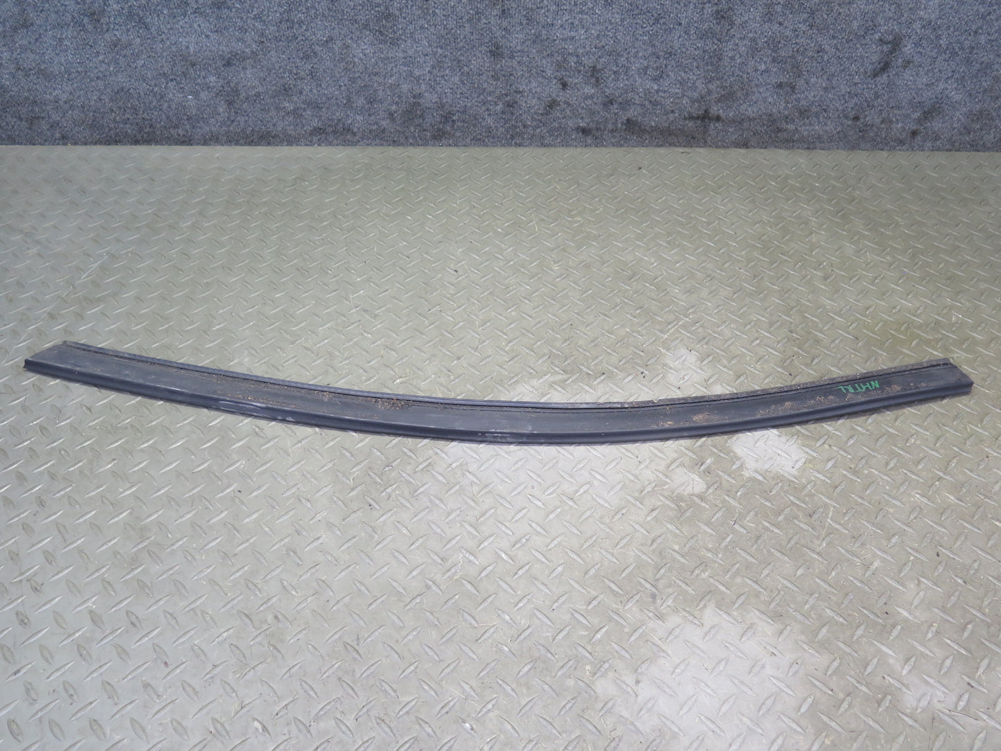 2003-2009 Hummer H2 Rear Left Window Outer Inner Weatherstrip Rubber Seal Set