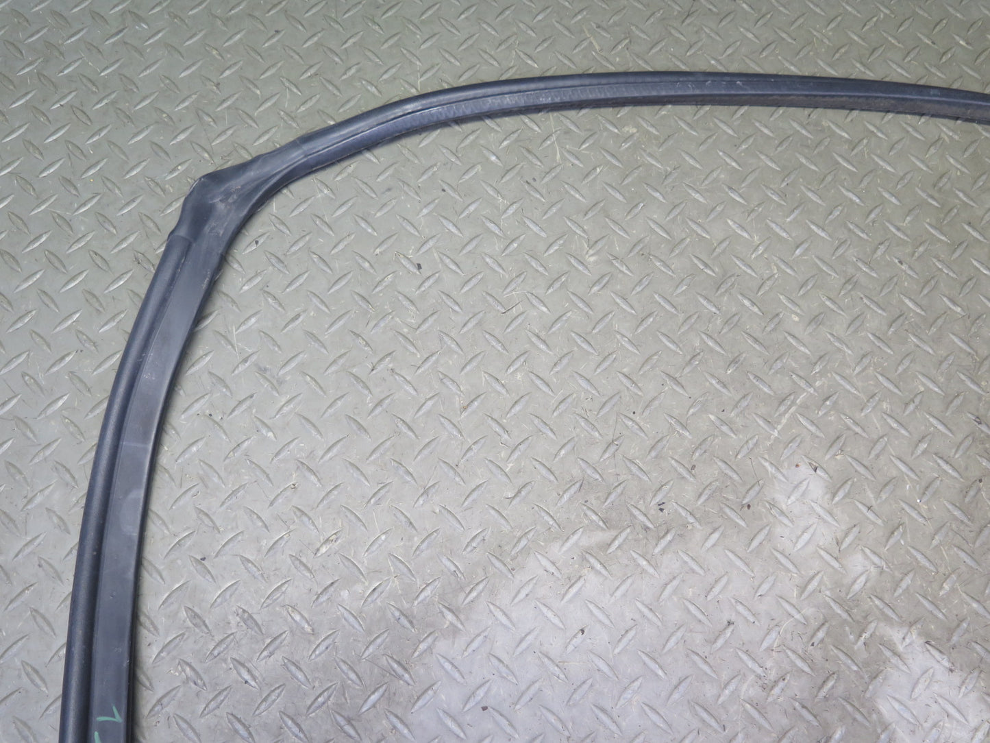 2003-2009 Hummer H2 Left & Right Roof Under Door Weatherstrip Rubber Seal Set