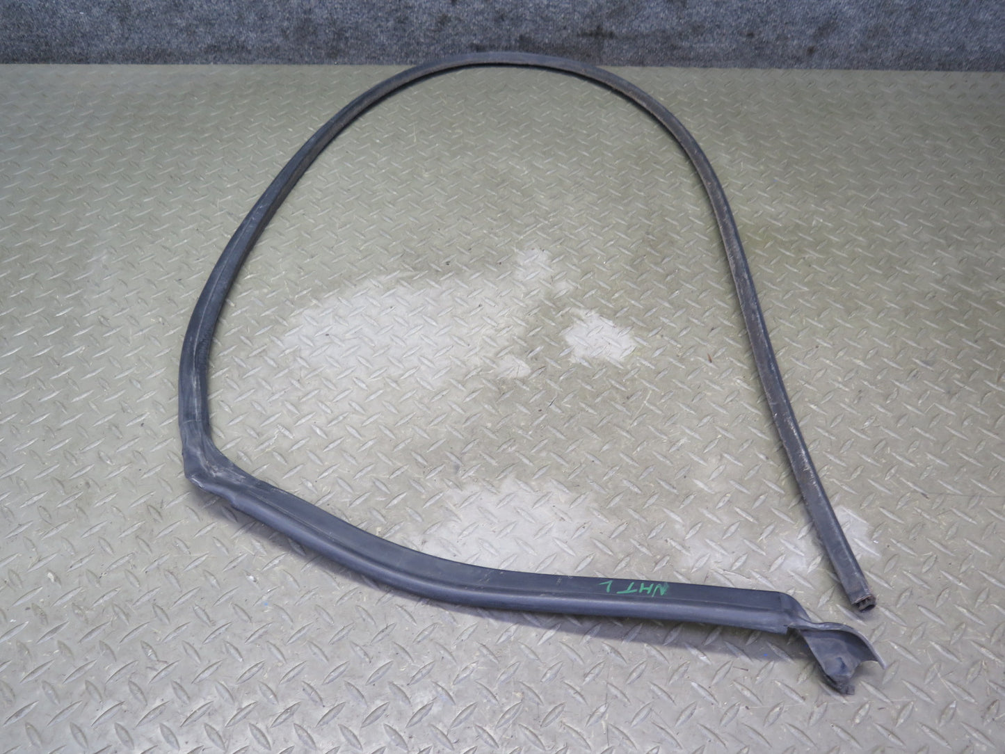 2003-2009 Hummer H2 Left & Right Roof Under Door Weatherstrip Rubber Seal Set