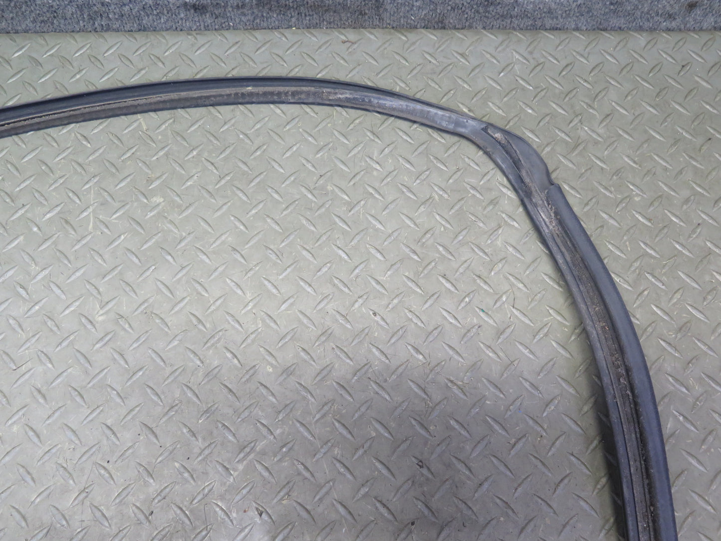 2003-2009 Hummer H2 Left & Right Roof Under Door Weatherstrip Rubber Seal Set