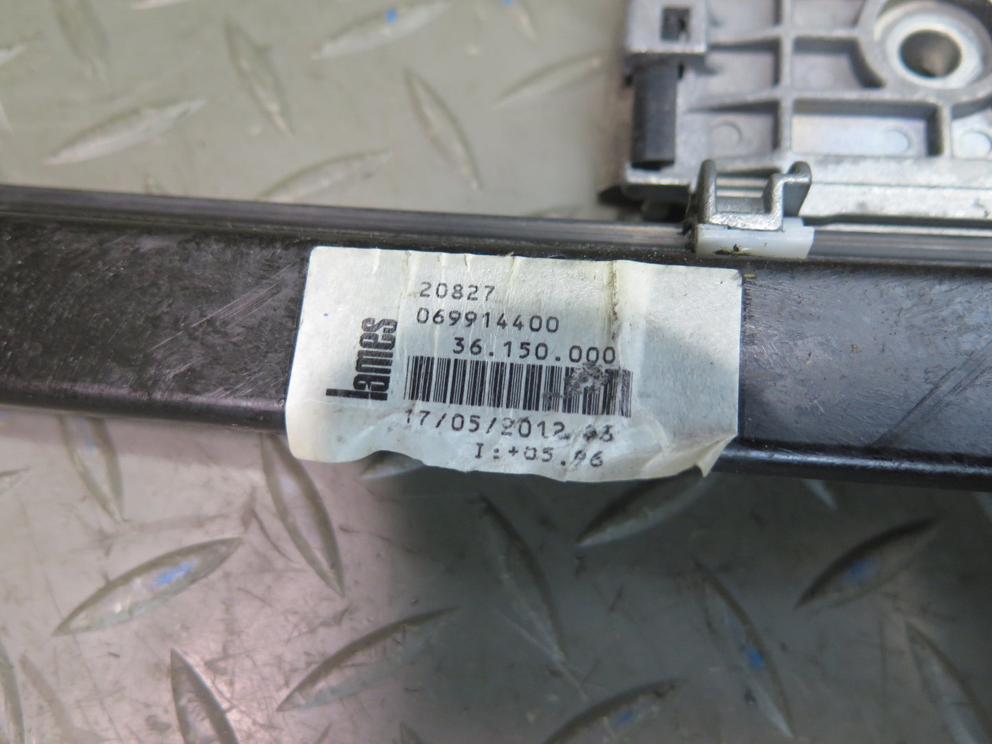 2008-2019 Maserati Granturismo M145 Left Door Window Regulator w Motor
