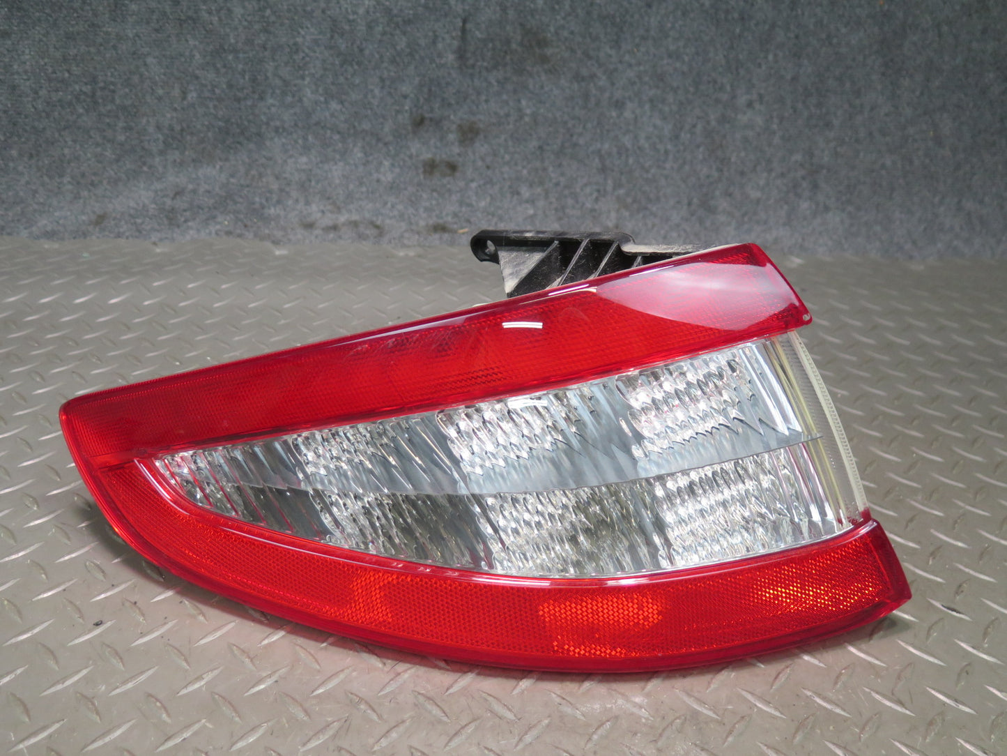 2008-2012 Maserati Granturismo M145 Rear Left Outer Tail Light Lamp