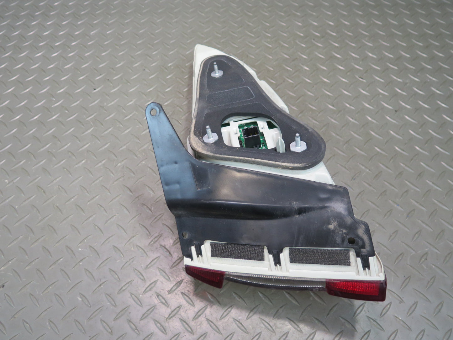 2008-2012 Maserati Granturismo M145 Rear Left Outer Tail Light Lamp