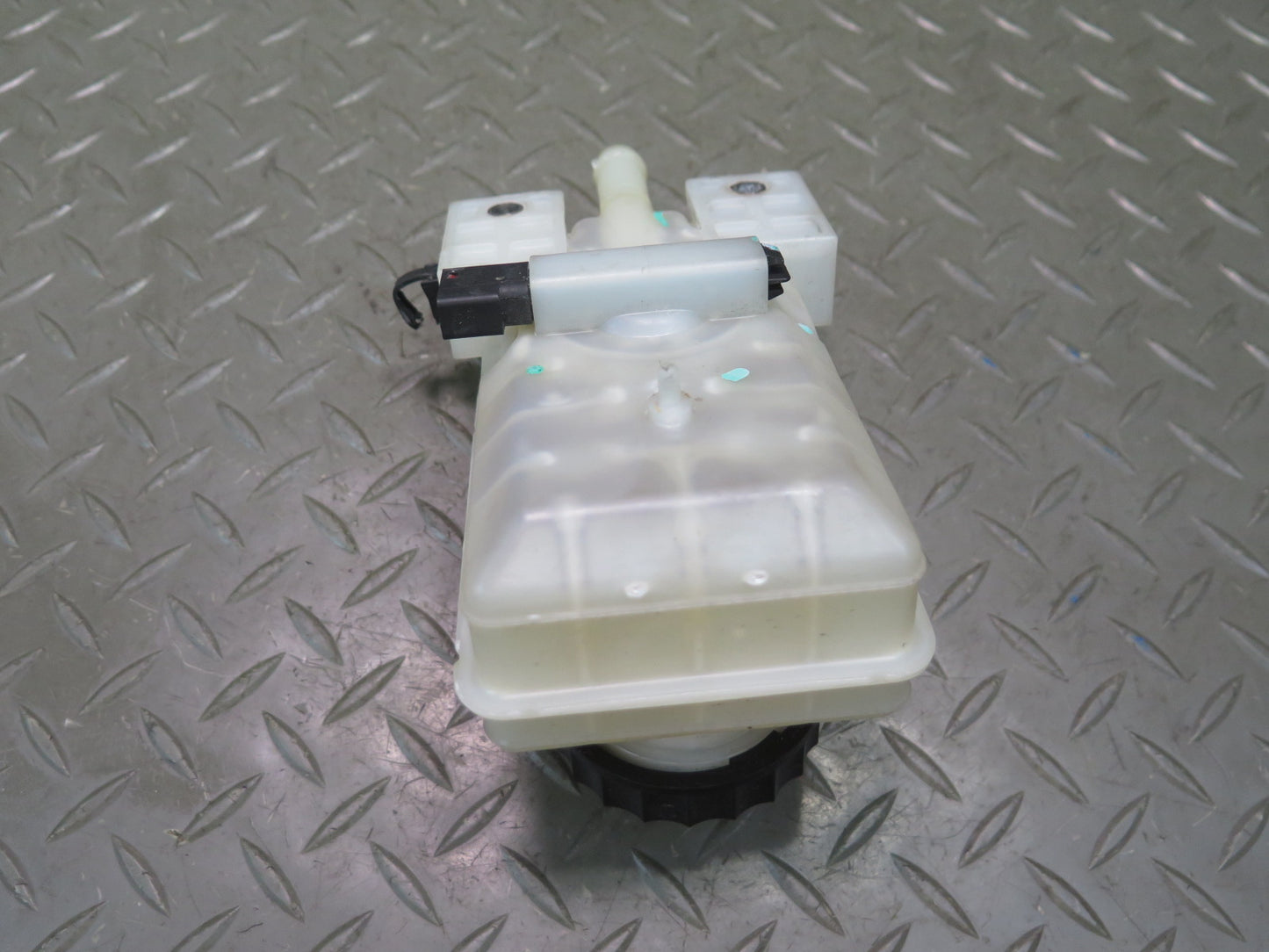 2014-2020 Infiniti QX60 Brake Master Cylinder Fluid Reservoir Tank 46090-3JV0A