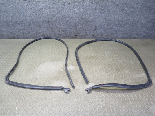 2003-2009 Hummer H2 Left & Right Roof Under Door Weatherstrip Rubber Seal Set