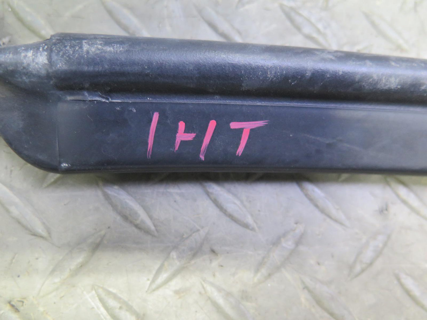 2003-2009 Hummer H2 Left & Right Roof Under Door Weatherstrip Rubber Seal Set