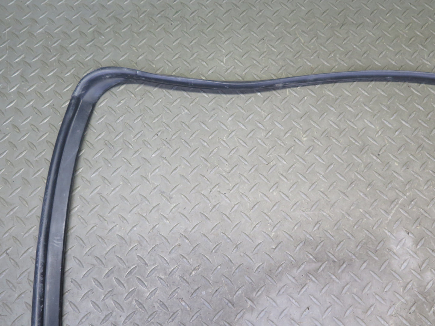 2003-2009 Hummer H2 Left & Right Roof Under Door Weatherstrip Rubber Seal Set