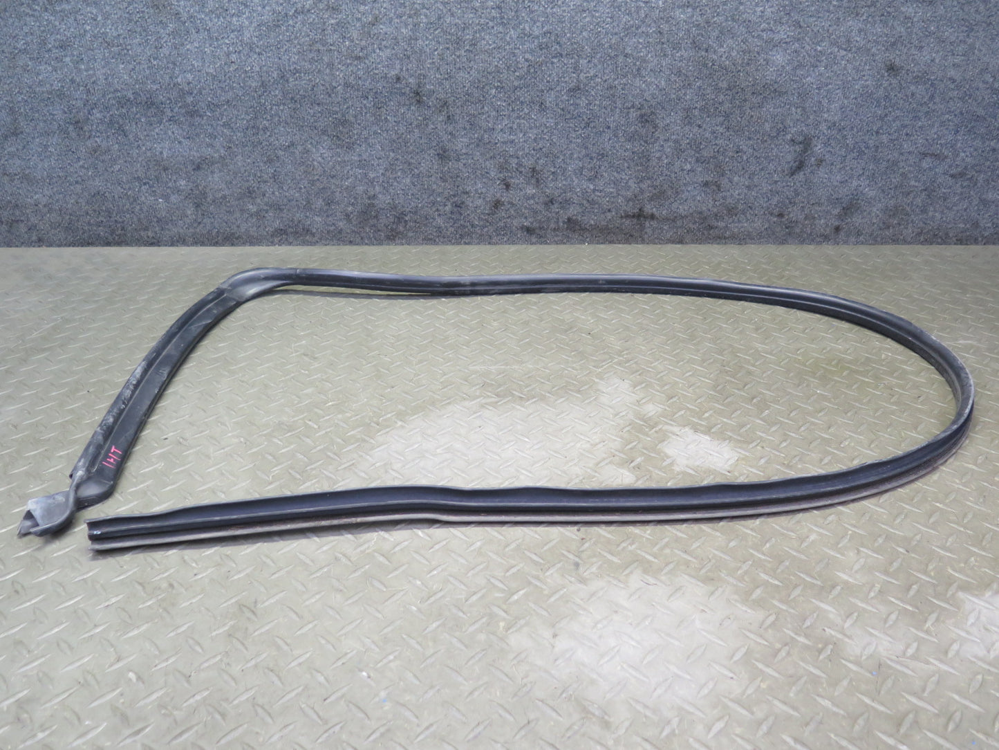 2003-2009 Hummer H2 Left & Right Roof Under Door Weatherstrip Rubber Seal Set