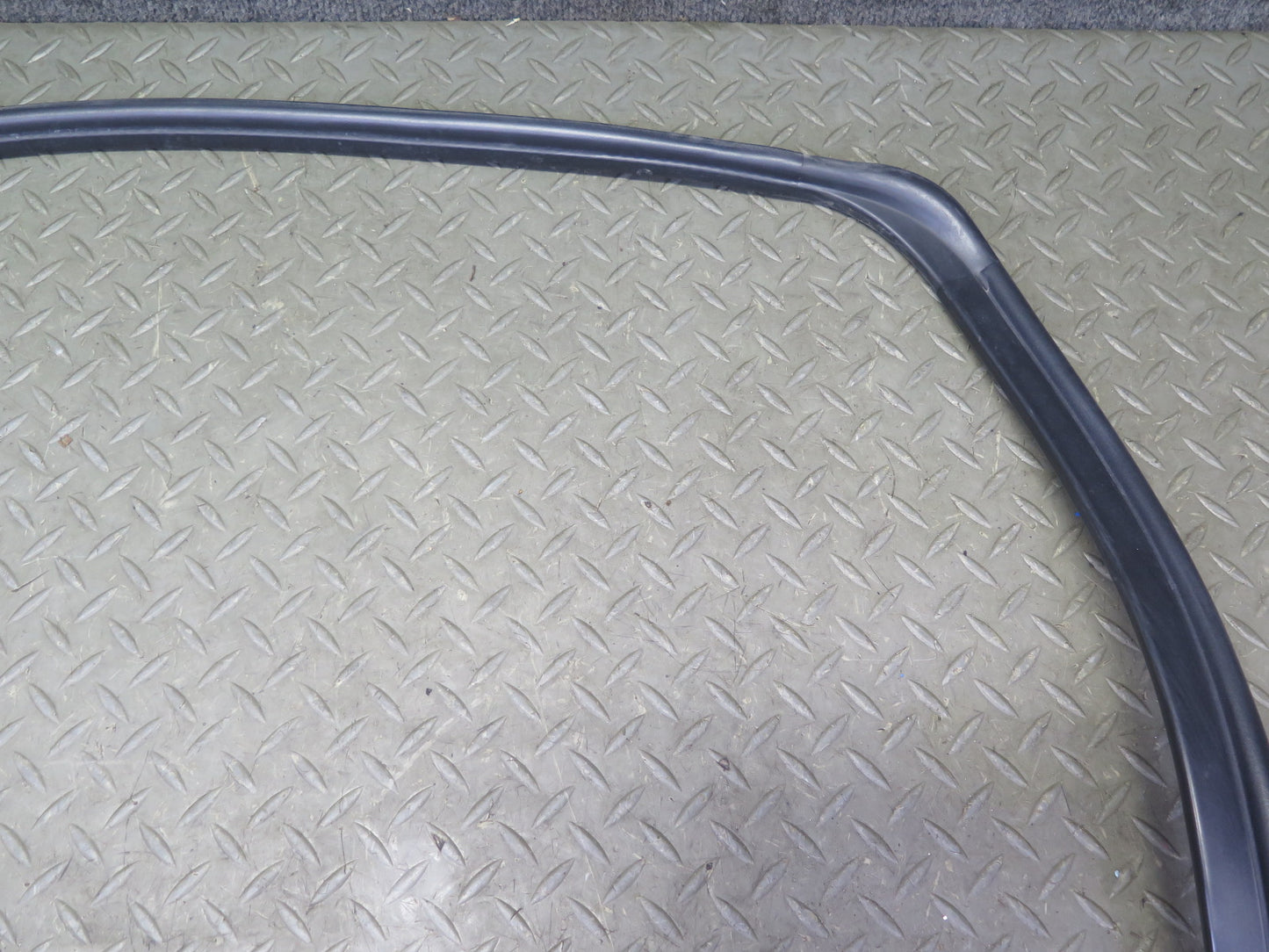 2003-2009 Hummer H2 Left & Right Roof Under Door Weatherstrip Rubber Seal Set