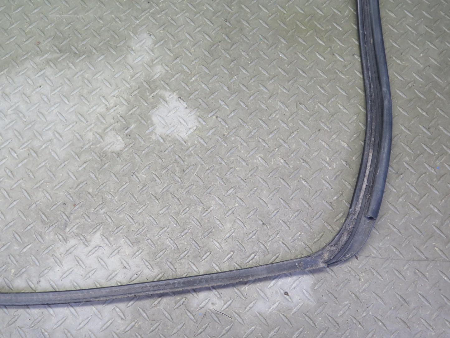 2003-2009 Hummer H2 Left & Right Roof Under Door Weatherstrip Rubber Seal Set