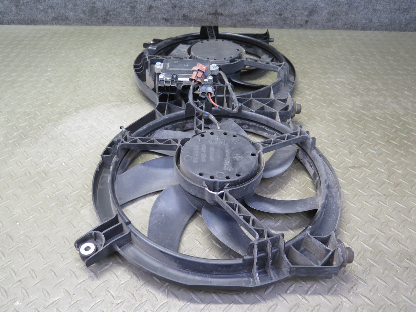 2014-2017 Infiniti QX60 Engine Radiator Cooling Fan Motor Shroud 21483-3JA0A