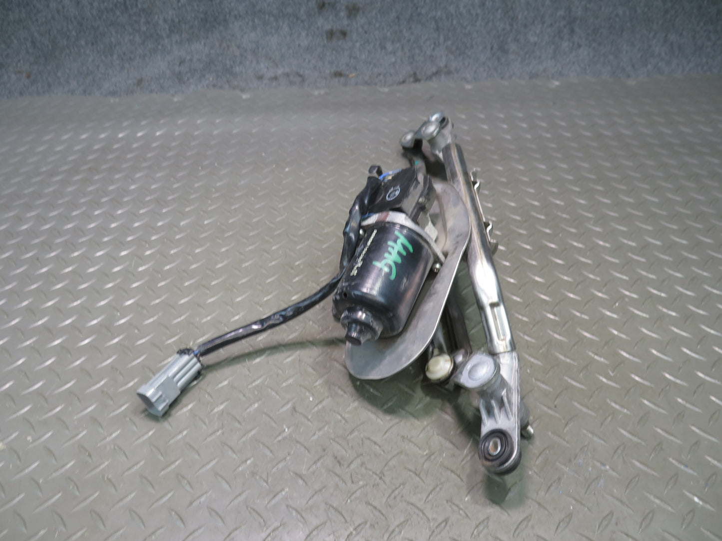 2008-2019 Maserati Granturismo M145 Front Wiper Transmission Linkage w Motor