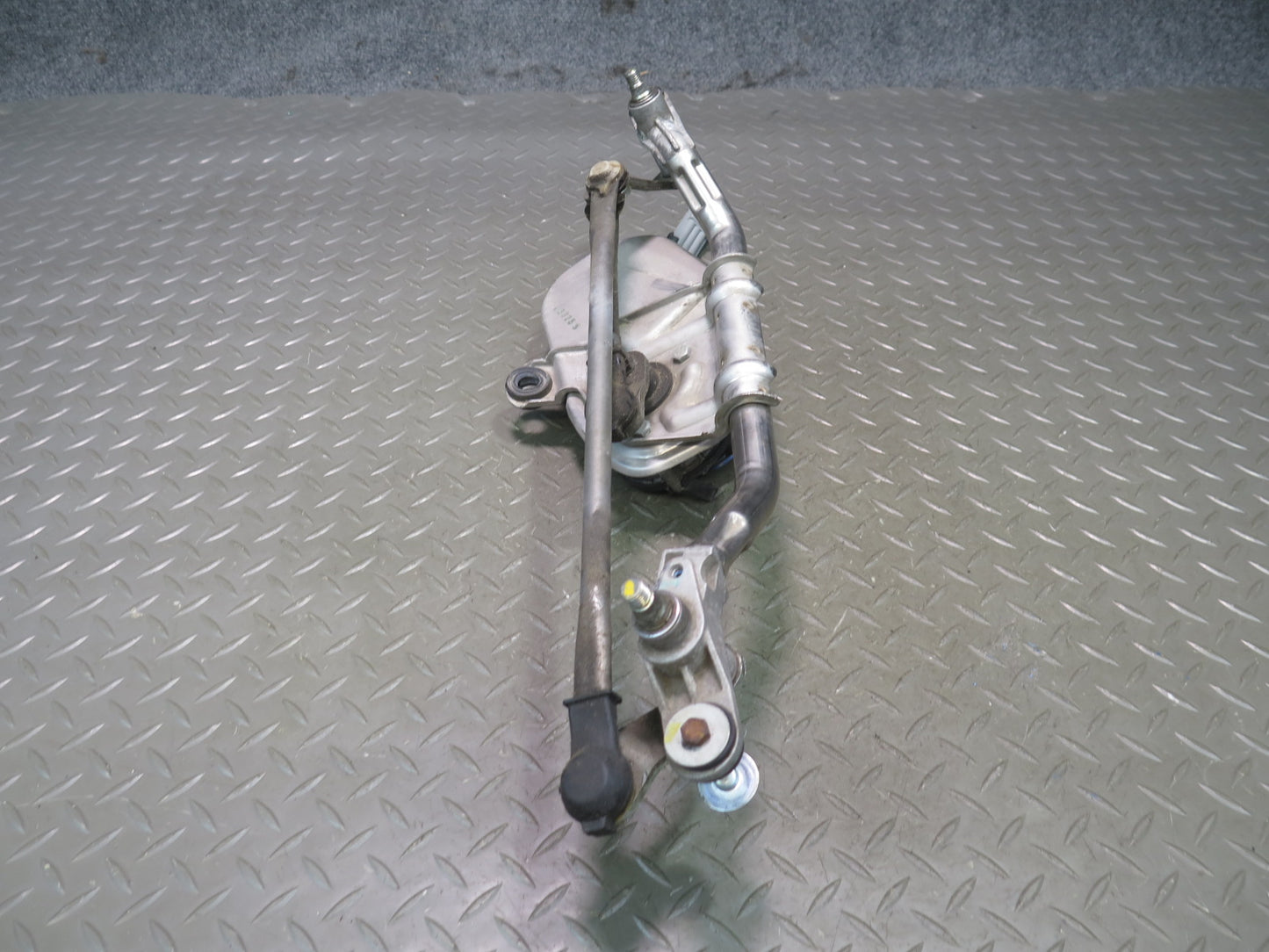 2008-2019 Maserati Granturismo M145 Front Wiper Transmission Linkage w Motor