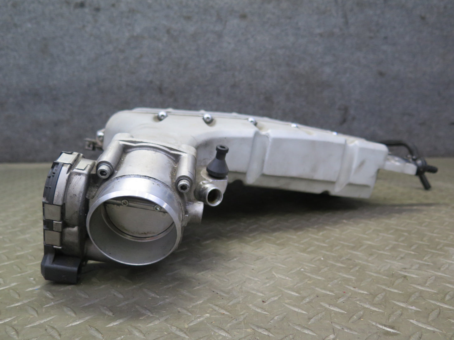 2006-2012 Bentley Flying Spur 6.0L Engine Motor Air Intake Manifold Assembly