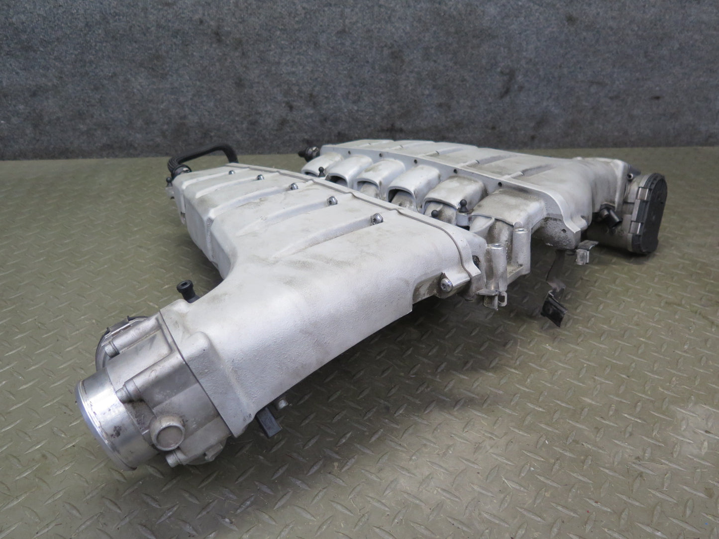 2006-2012 Bentley Flying Spur 6.0L Engine Motor Air Intake Manifold Assembly