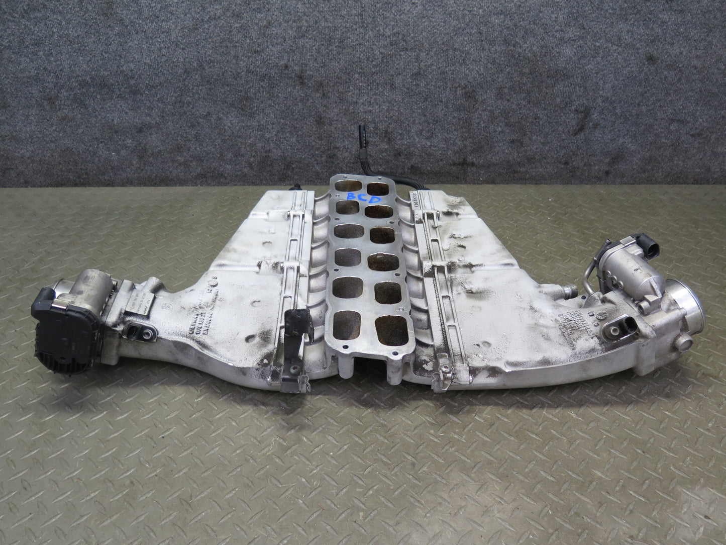 2006-2012 Bentley Flying Spur 6.0L Engine Motor Air Intake Manifold Assembly